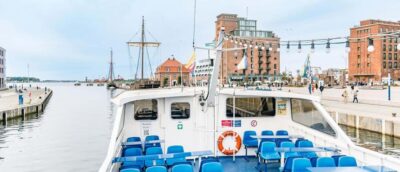 Wismar: Harbor Cruise with Sea Animal Fishing and Guide